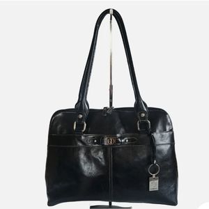 Giani Bernini black shoulder bag purse. EUC just like new.